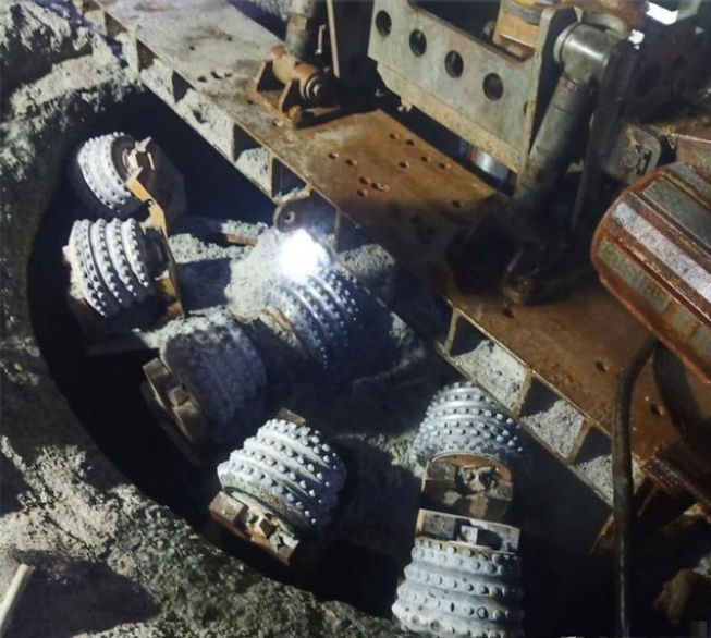 反井鉆機(jī)施工直徑，天井鉆機(jī)施工深度，金礦斜井天井鉆機(jī)施工方案